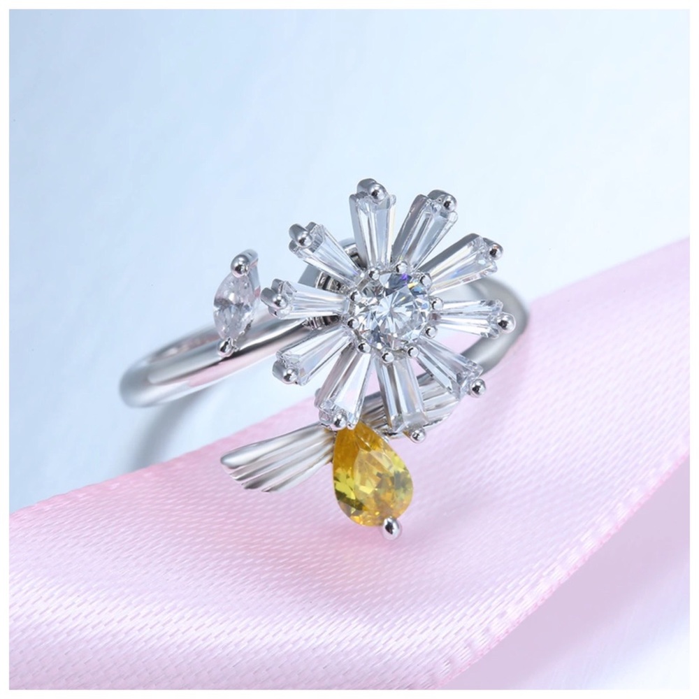Swarovski Crystals The Giorgi Spin Ring S28 - Picture 2 of 4